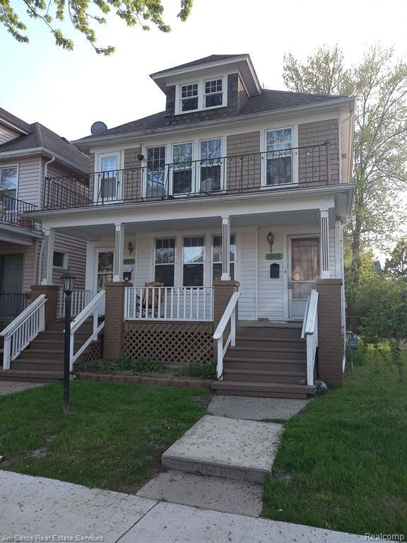 1049 Wayburn St, Grosse Pointe, MI 48230 - photo 1