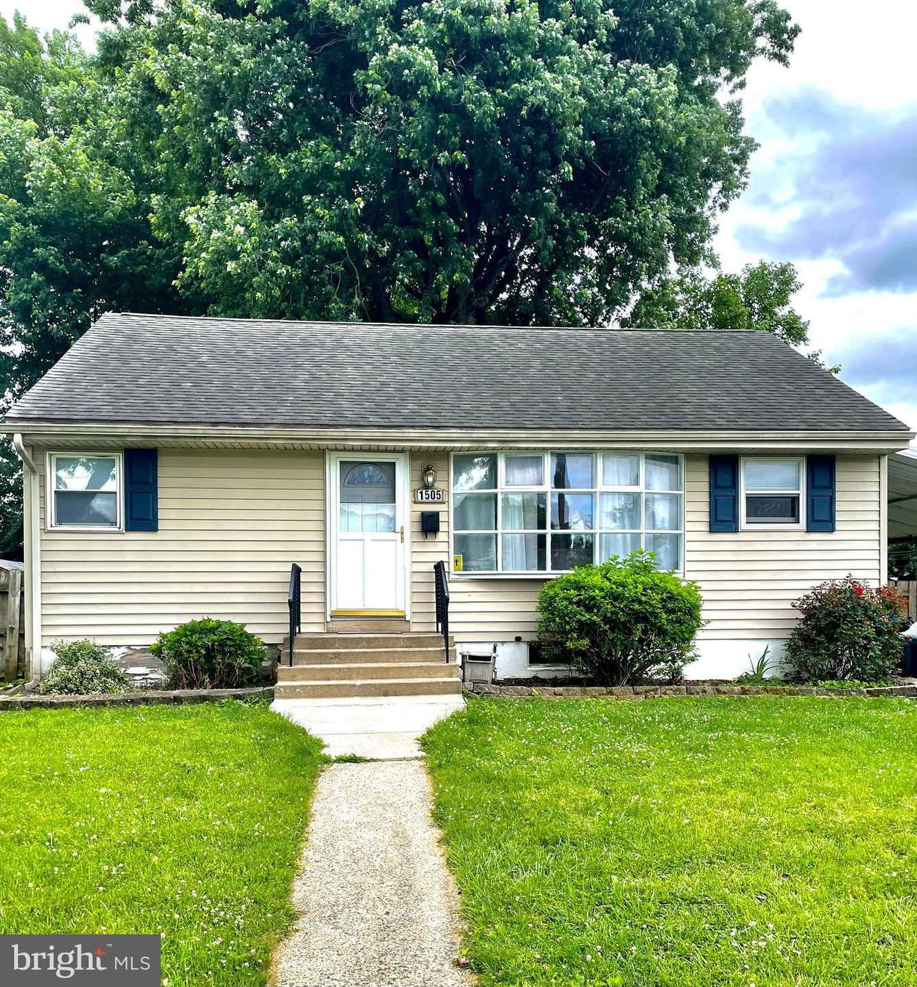 1505 Crestwood Rd, Bethlehem, PA 18018 - photo 1