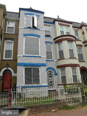 825 4th St NE, Washington, DC 20002 - photo 1