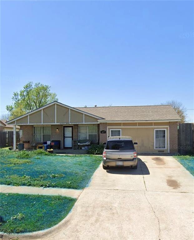 637 N Ramblin Oaks Dr, Moore, OK 73160 - photo 1