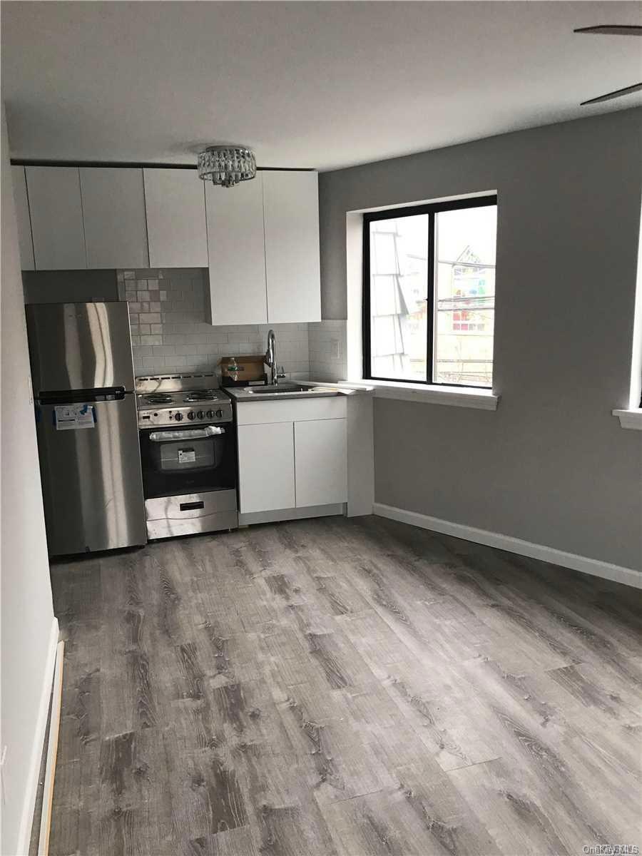 6154 Fresh Meadow Ln unit 2F, Fresh Meadows, NY 11365 - photo 1