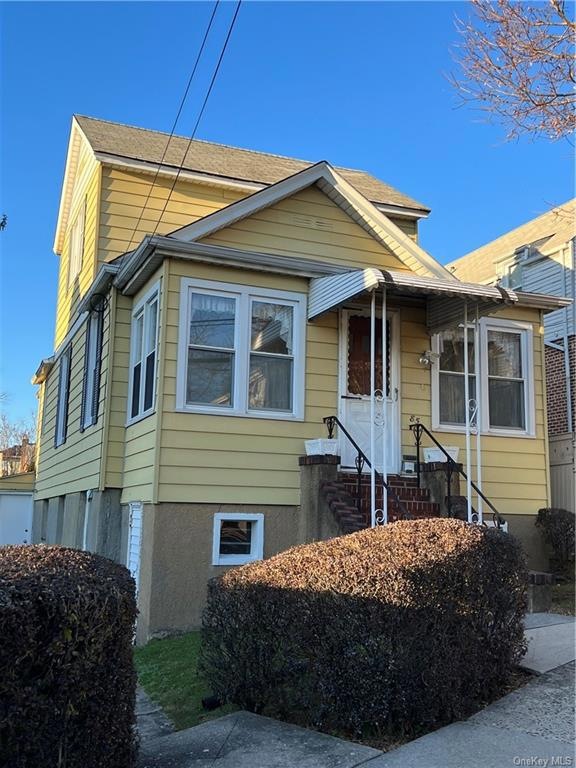 85 Aqueduct Ave, Yonkers, NY 10704 - photo 1