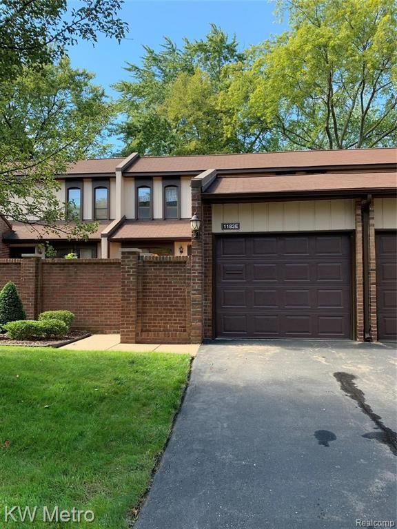 1183 Kirts Blvd unit E, Troy, MI 48084 - photo 1