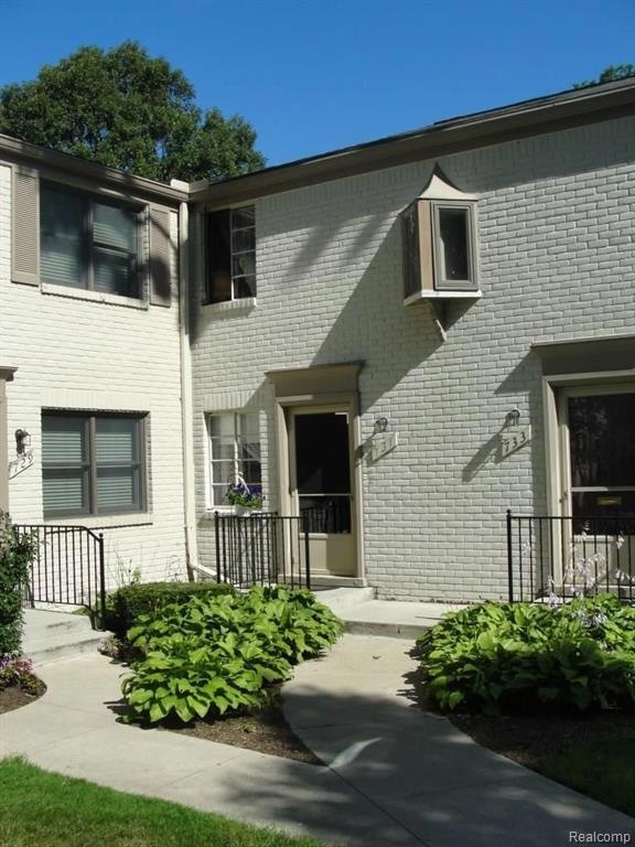 731 N. Eton