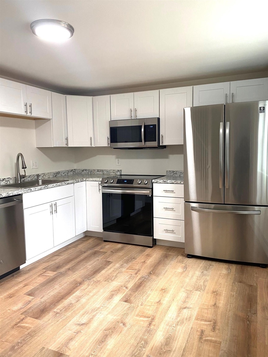 17 Pingree Hill Rd, Derry, NH 03038 - photo 1