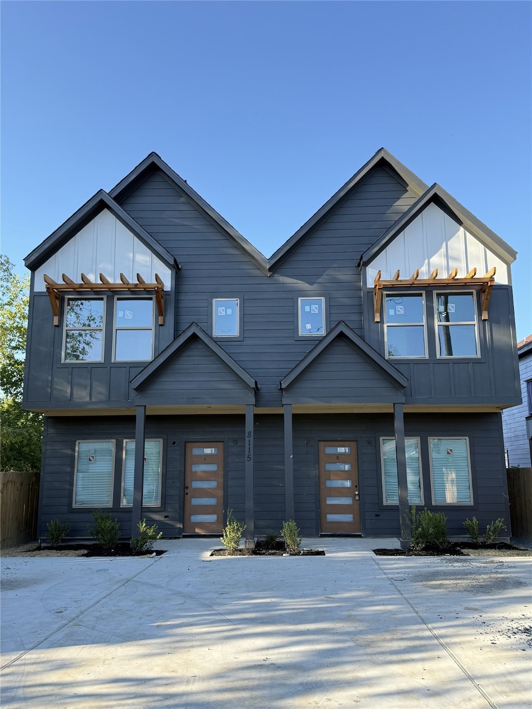 8115 Jeffery St unit A/B, Houston, TX 77028 - photo 1