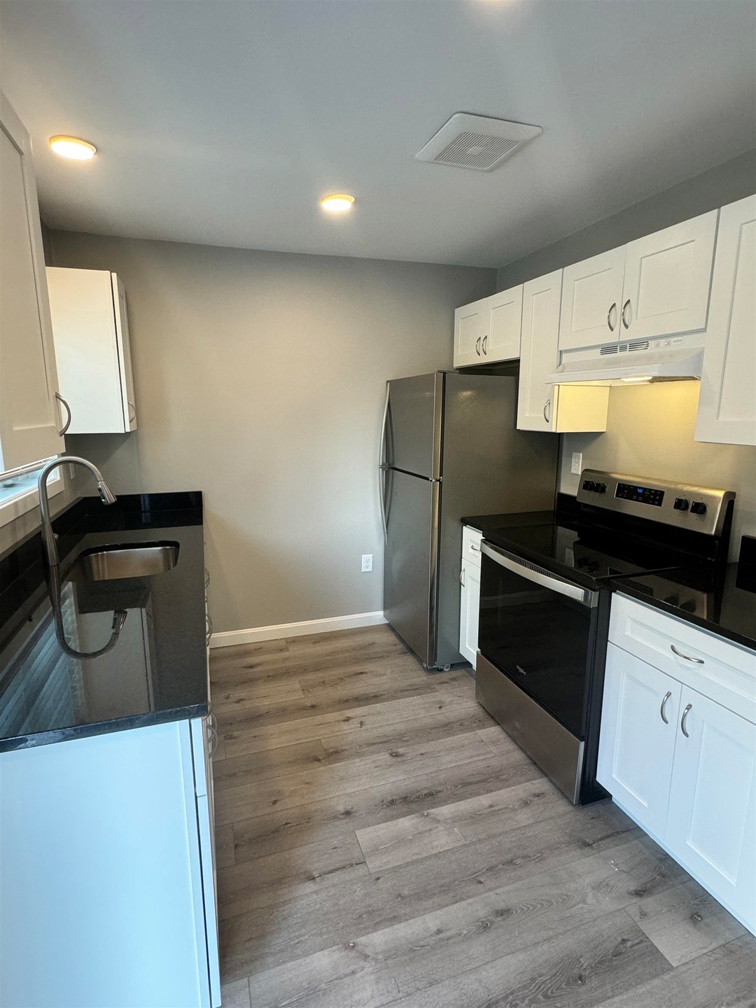 24 Monarch Way unit 104, Portsmouth, NH 03801 - photo 1