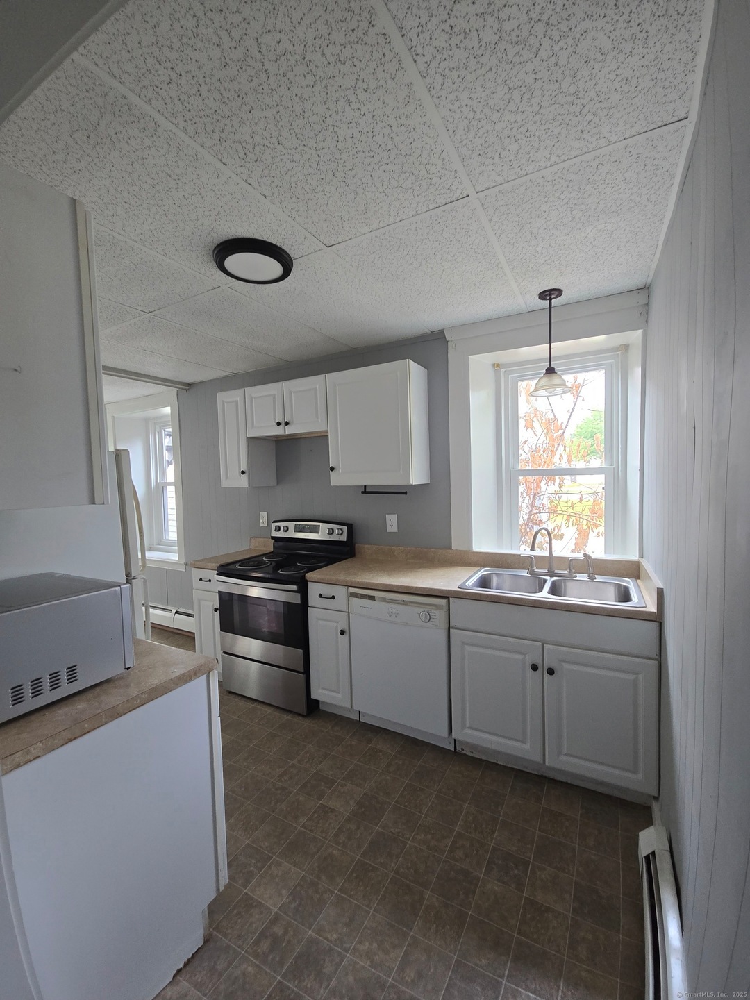 174 S Main St unit 1, Brooklyn, CT 06234 - photo 1