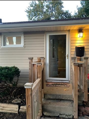 Move in ready -Quiet neighborhood!