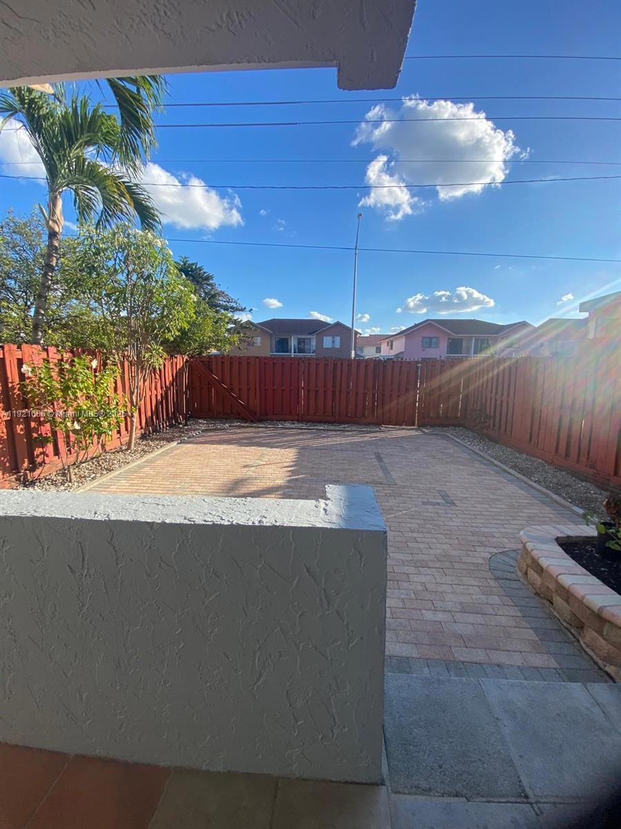 1725 W 60th St unit F128, Hialeah, FL 33012 - photo 1