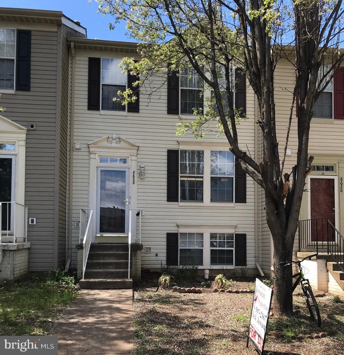 8628 Walcott Ct, Manassas, VA 20111 - photo 1