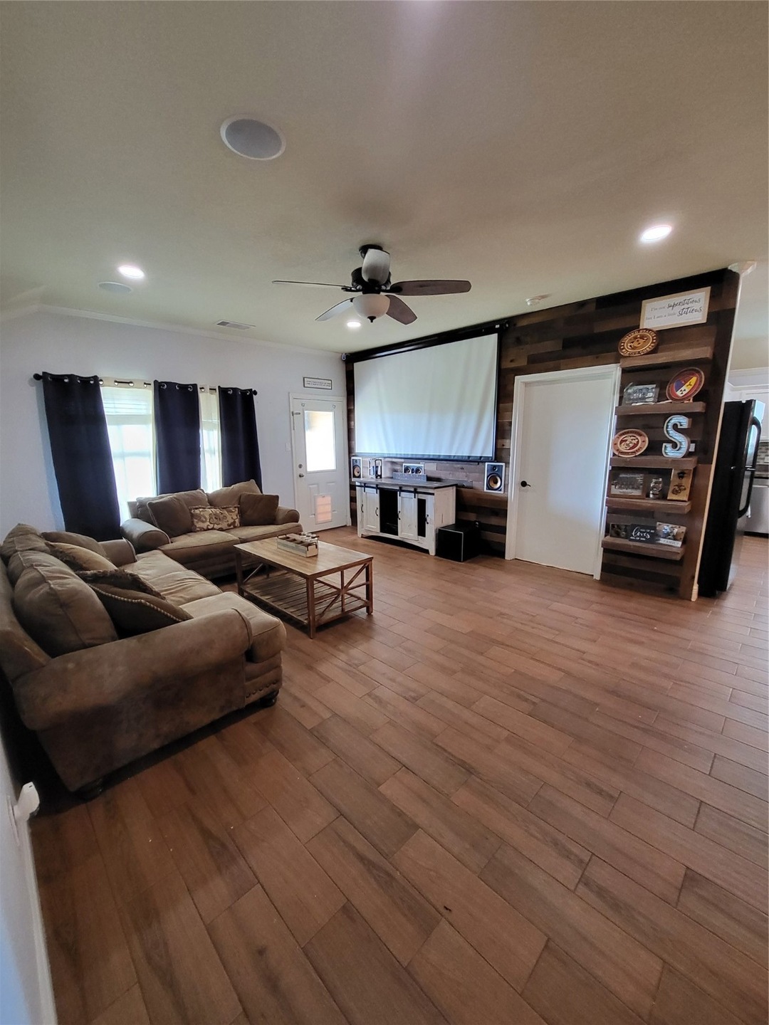 420 De Coster Blvd, Alvin, TX 77511 - photo 1