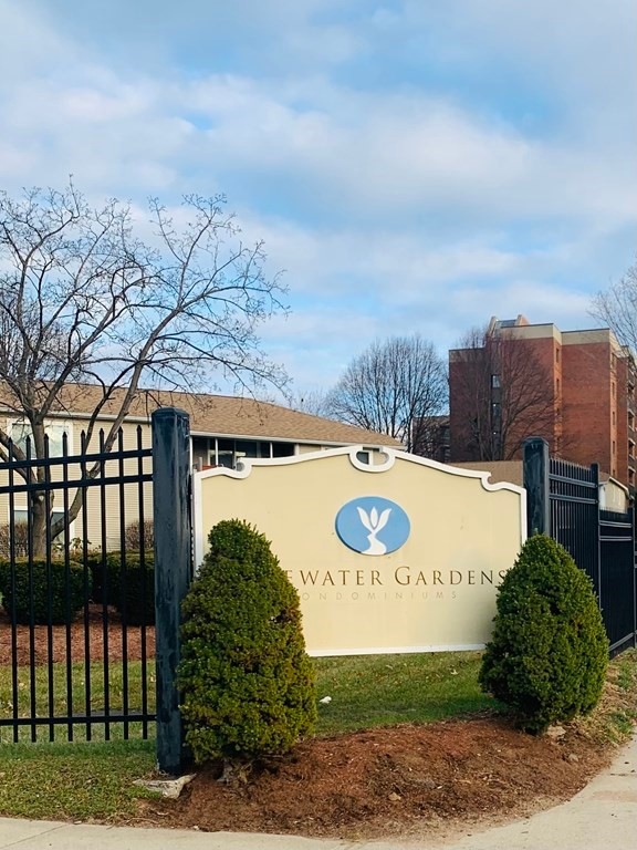 10 Arbor Way unit D, Holyoke, MA 01040 - photo 1