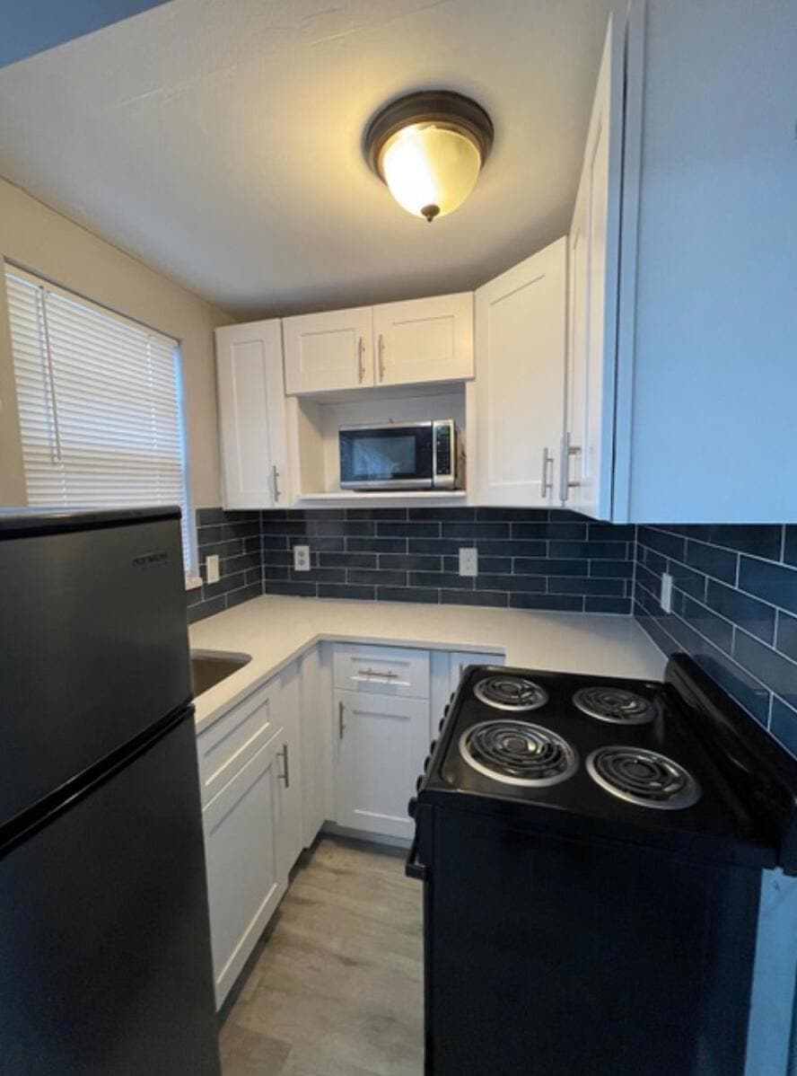 919 Laurel Dr unit (Rear), West Palm Beach, FL 33403 - photo 1