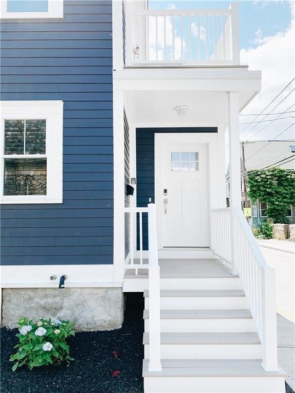21 Warner St unit 1, Newport, RI 02840 - photo 1