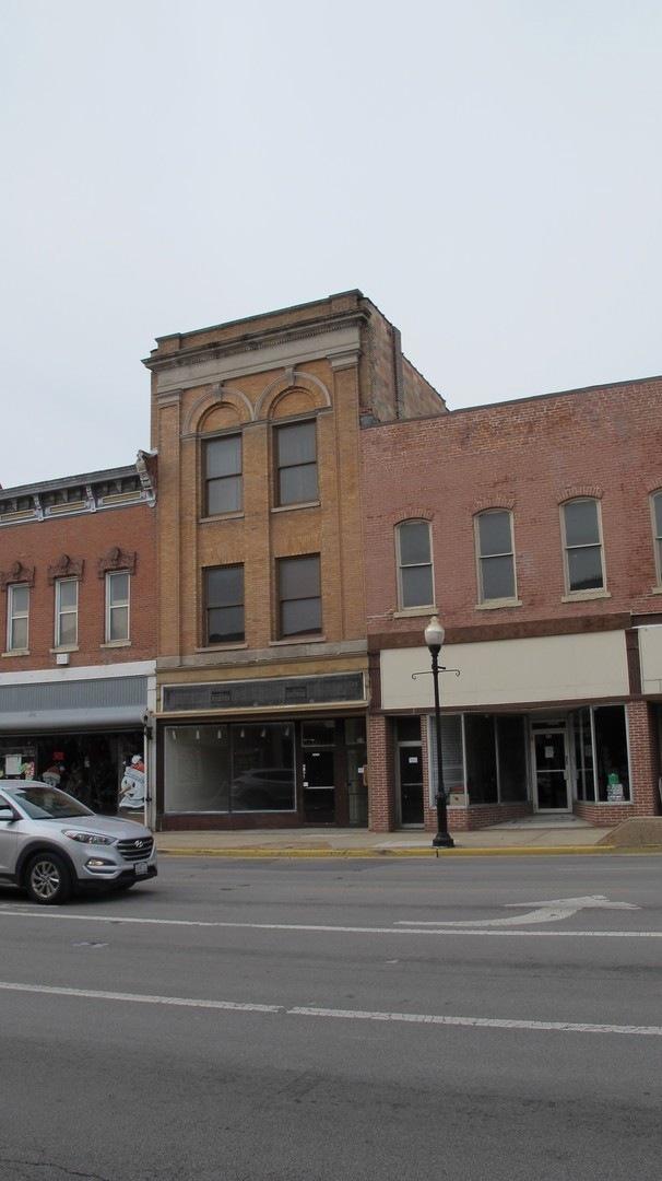 30 N Broadway unit 201, Aurora, IL 60505 - photo 1