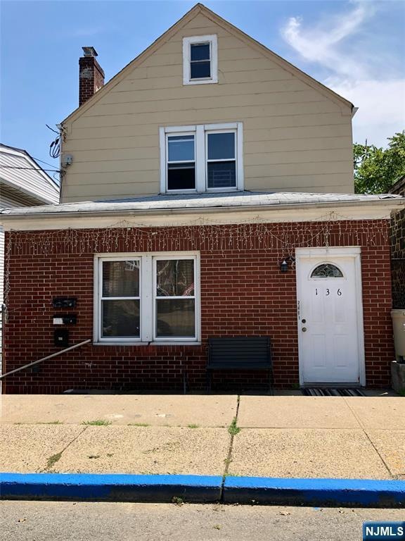 136 Rothwell Ave unit 2nd Floor, Cliffside Park, NJ 07010 - photo 1