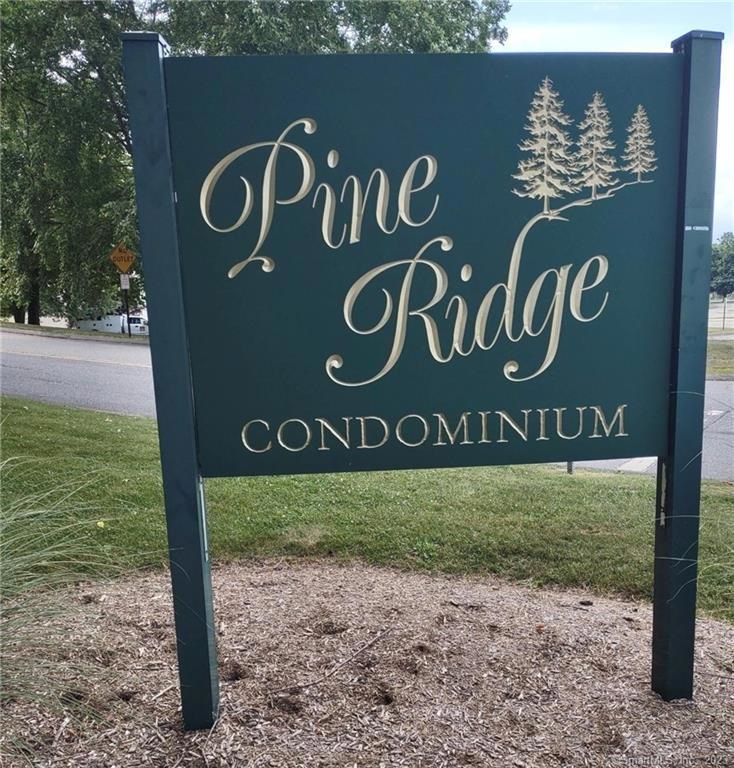 172 Sheraton Ln unit 172, Norwich, CT 06360 - photo 1