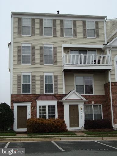 46920 Courtyard Square unit 100, Sterling, VA 20164 - photo 1