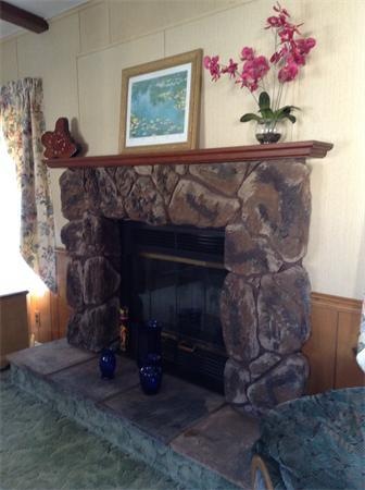 225 Fifth St, Easton, MA 02375 - photo 1