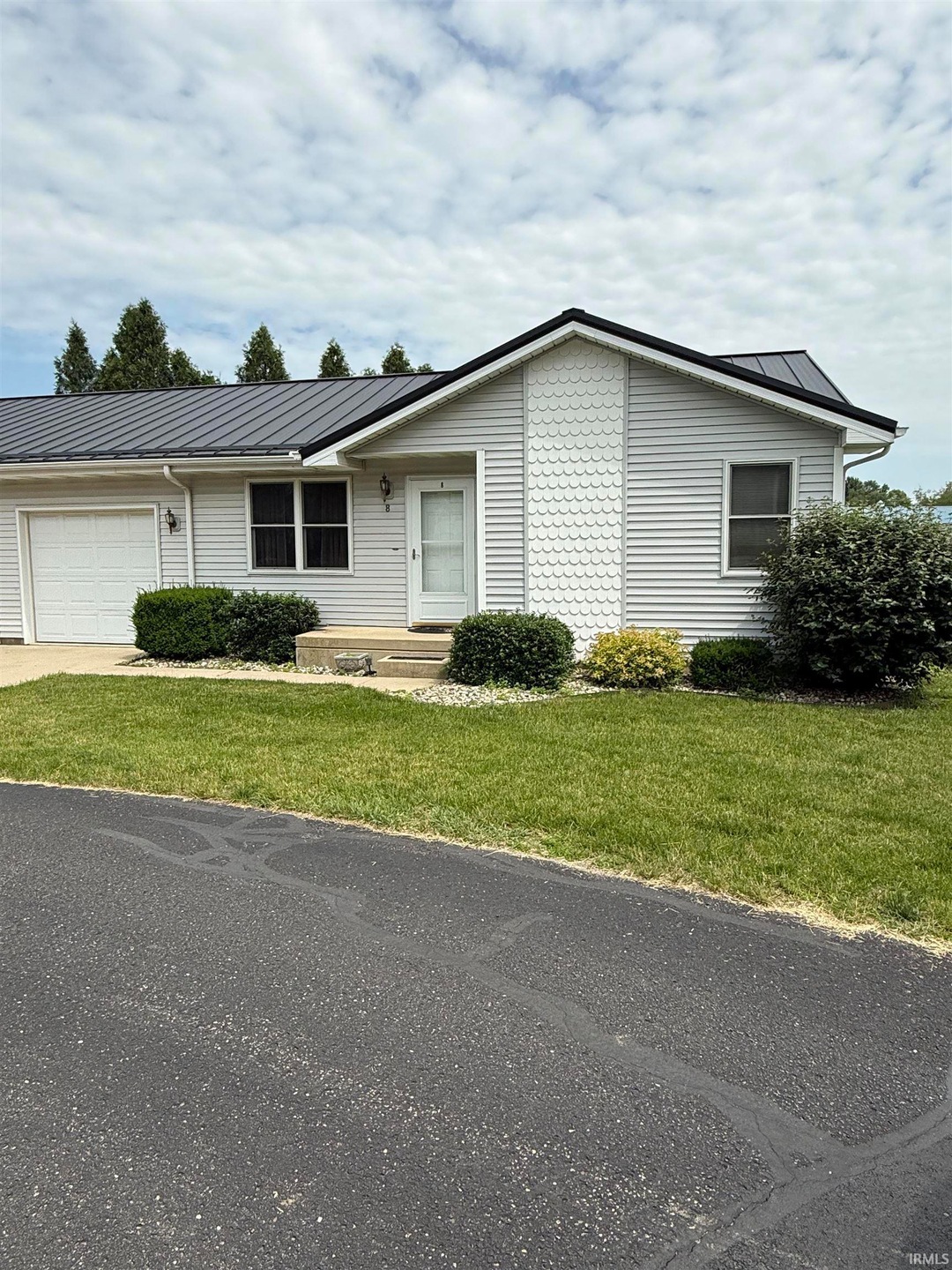 1001 N Harrison St unit 8, Syracuse, IN 46567 - photo 1