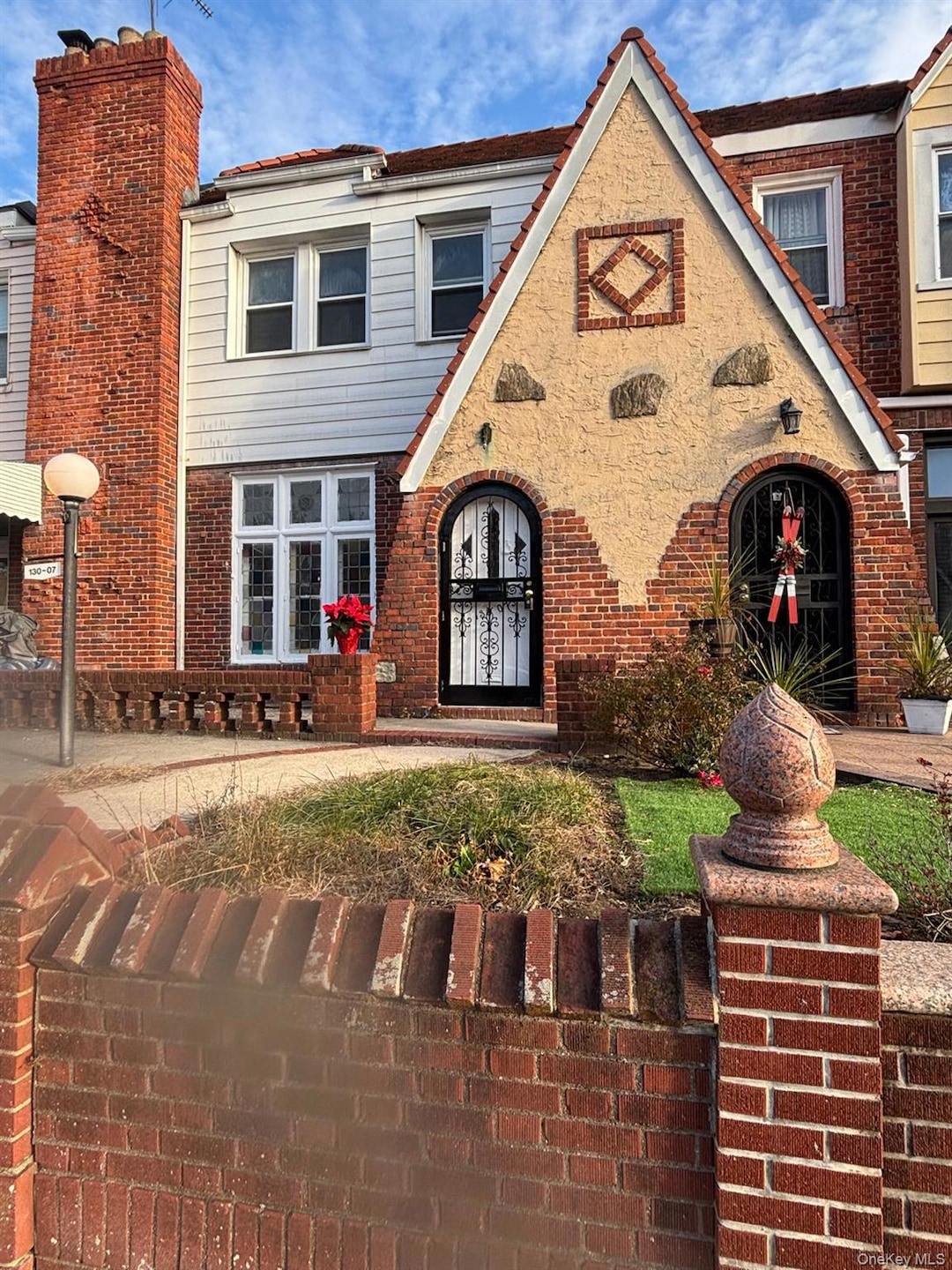 130-07 225th St, Laurelton, NY 11413 - photo 1