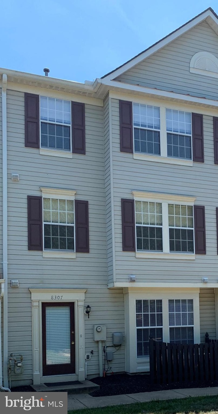 8307 Green Heron Way unit 11, Lorton, VA 22079 - photo 1