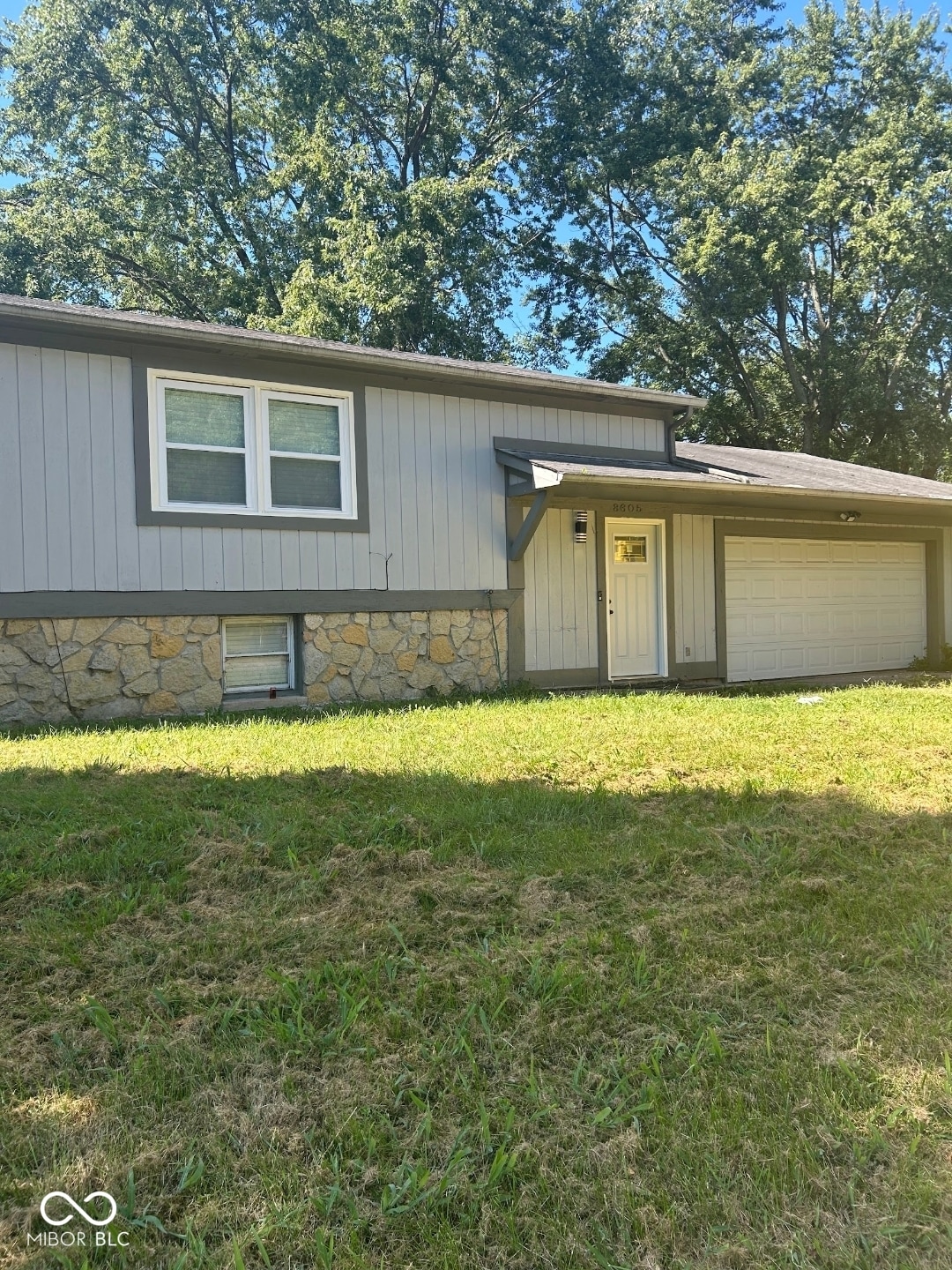 8605 Spring Valley Ln, Indianapolis, IN 46231 - photo 1