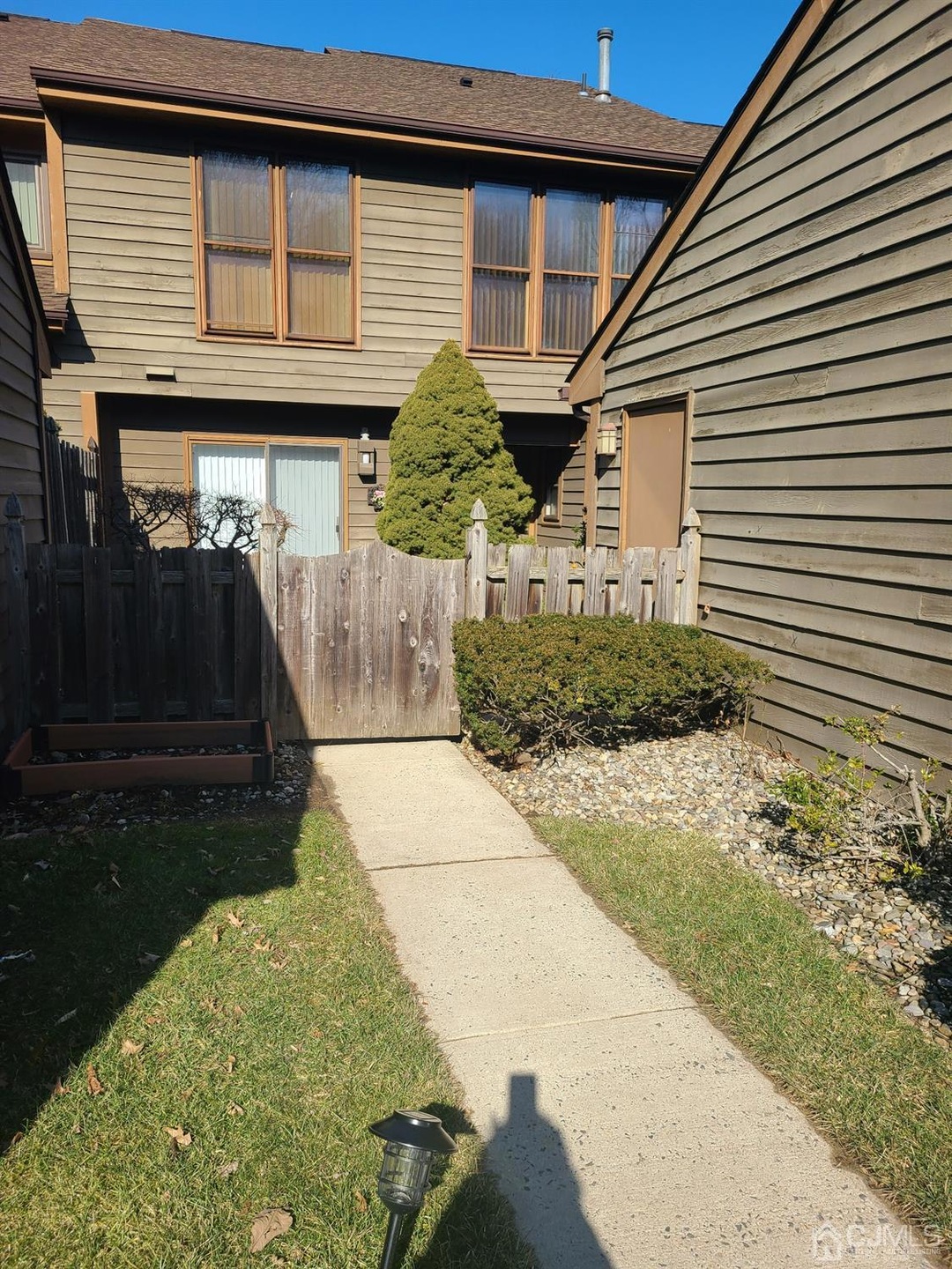 162 Hidden Hollow Ct, Edison, NJ 08820 - photo 1