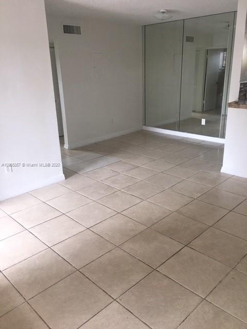 4345 W 12th Ln unit 8C, Hialeah, FL 33012 - photo 1