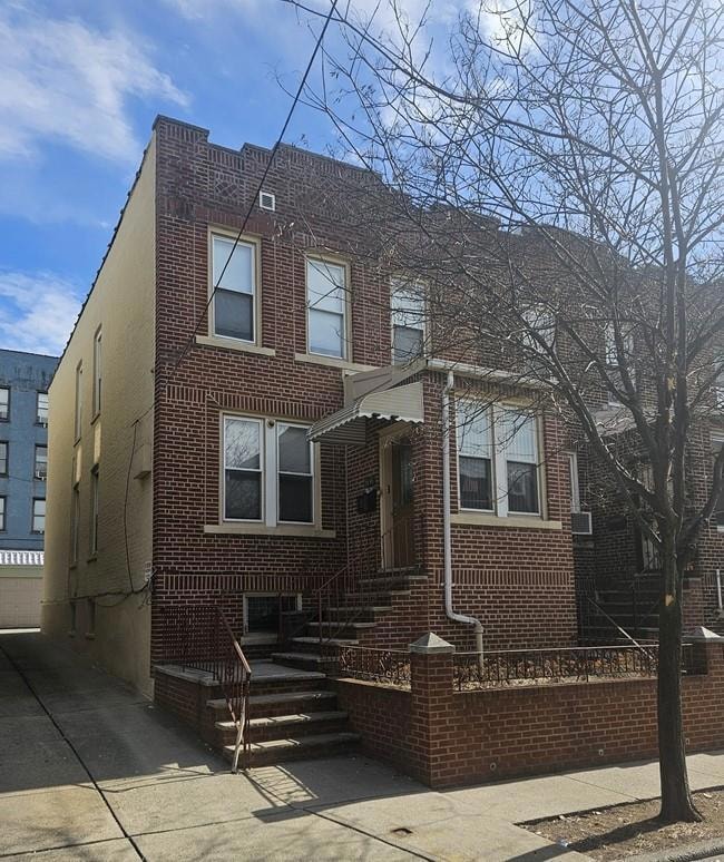 Sold $1,100,000 • Co-Listing Agent