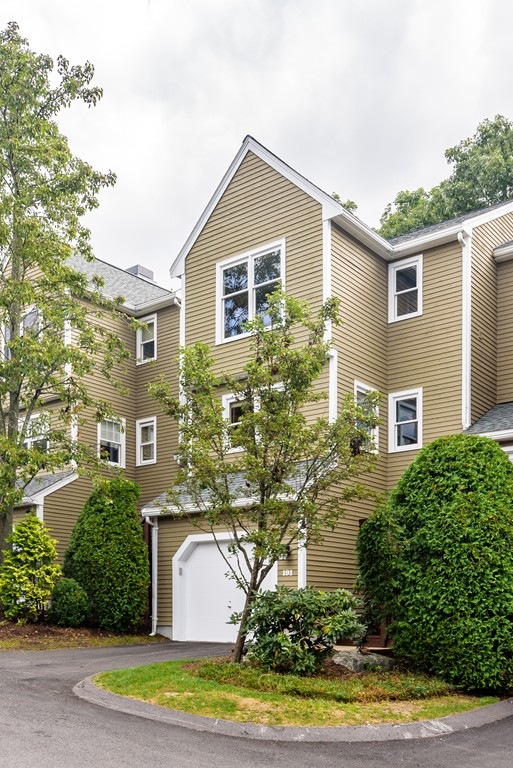 191 Bishops Forest Dr unit 190, Waltham, MA 02452 - photo 1