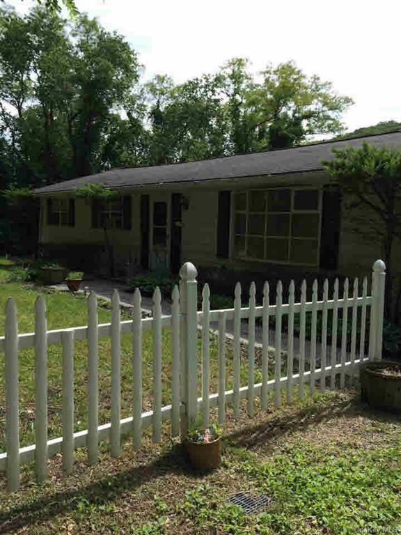 1227 Old Albany Post Rd unit 1, Garrison, NY 10524 - photo 1