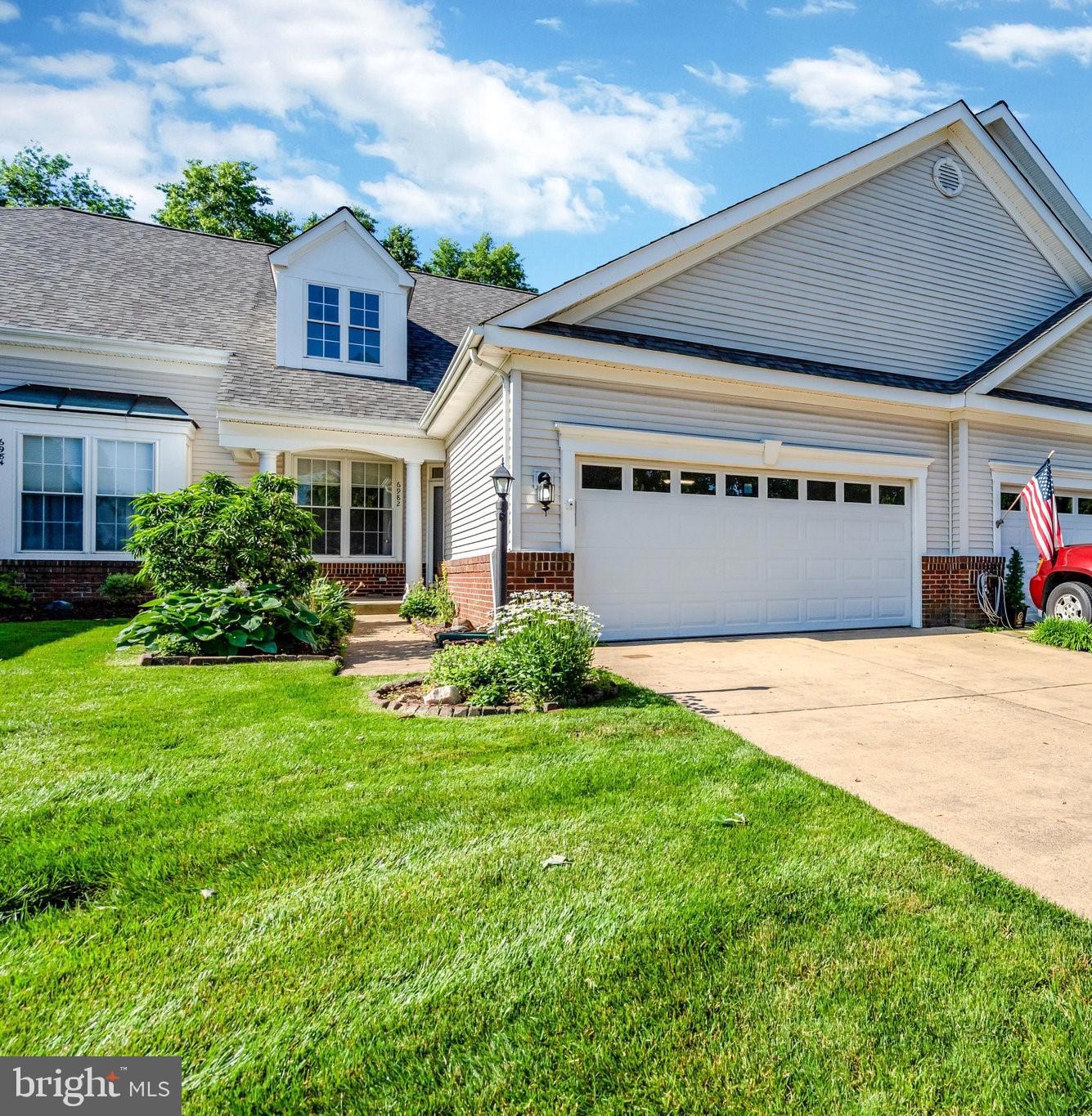 6982 Walnut Hill Dr, Gainesville, VA 20155 - photo 1