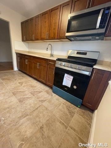 73-04 198th St unit 2, Flushing, NY 11366 - photo 1