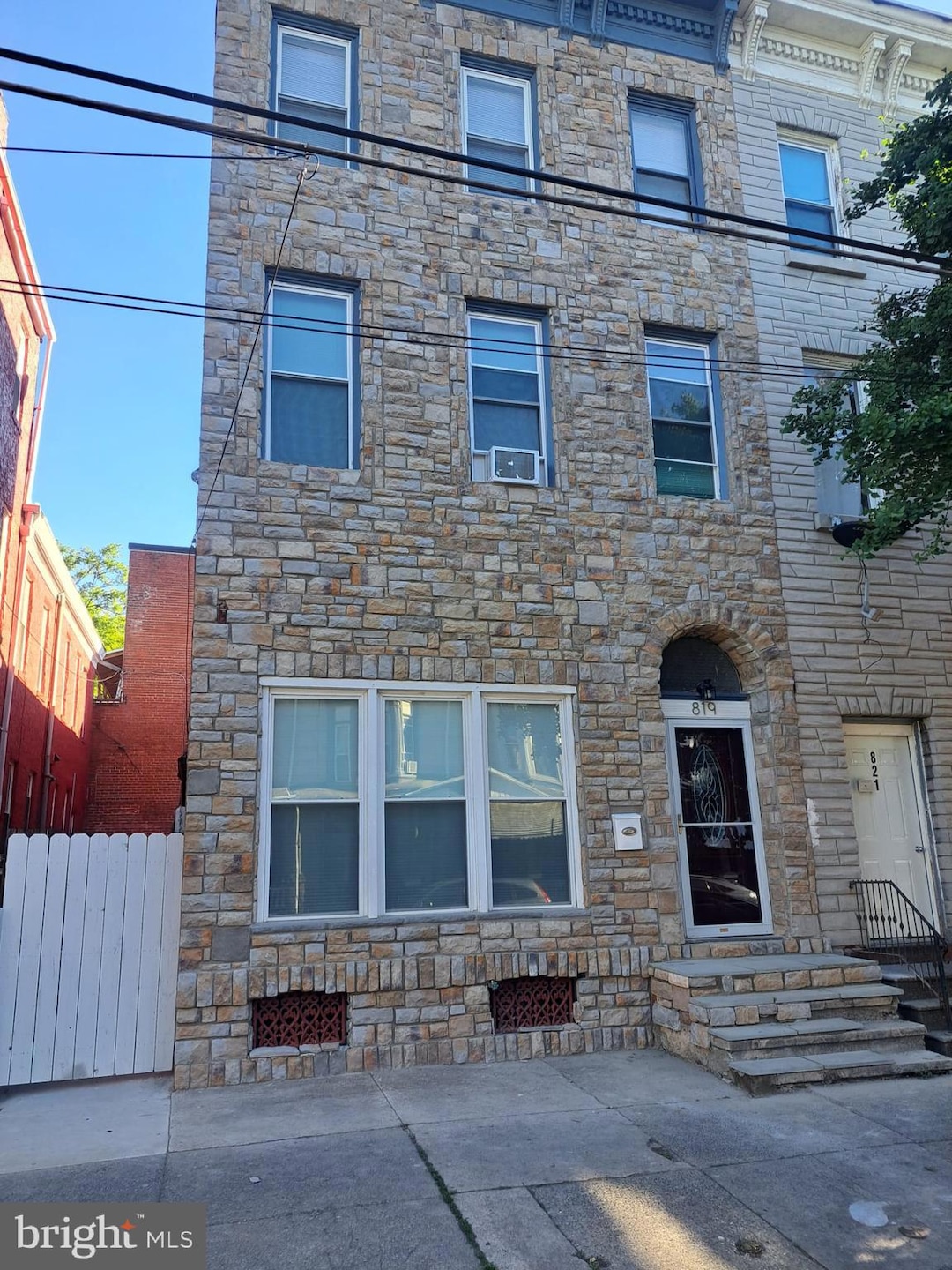 819 Chestnut St, Reading, PA 19602 - photo 1