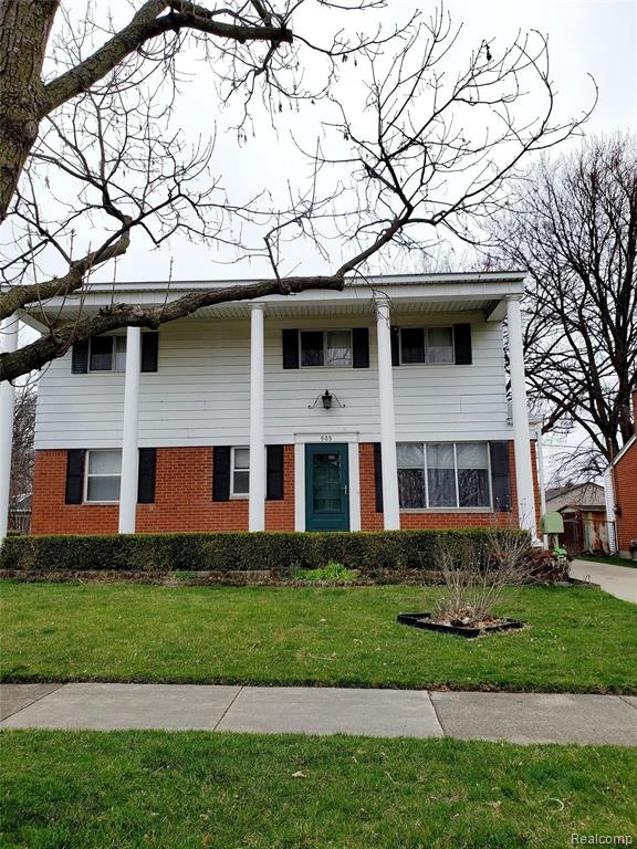 Front with garage.jpg