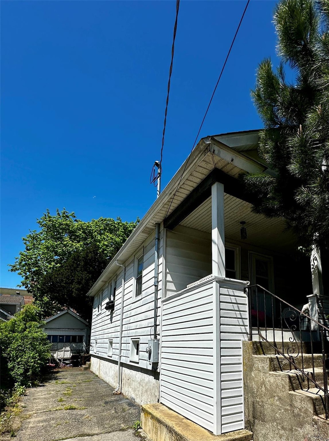 Sold $420,000 • Co-Listing Agent