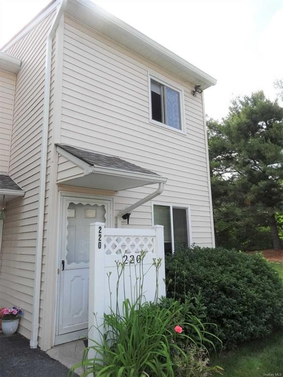 220 Gregory Ct unit 210, Highland, NY 12528 - photo 1
