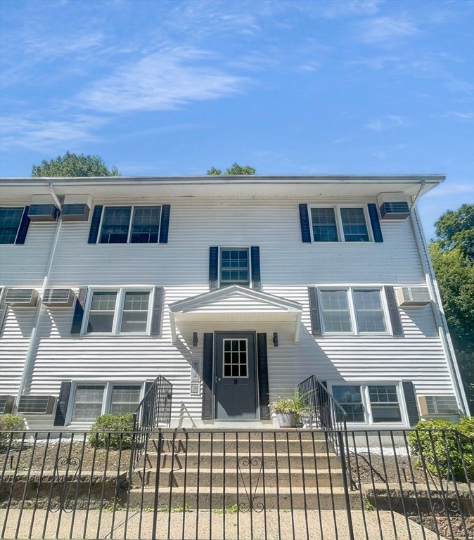 9 Prew Ave unit 4A, Holyoke, MA 01040 - photo 1