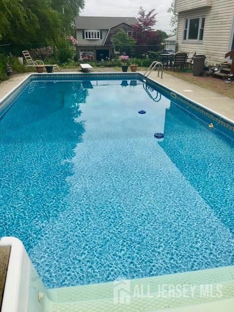 Sold $660,000 • Co-Listing Agent