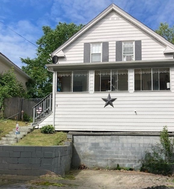 8 Prioulx St, Worcester, MA 01605 - photo 1