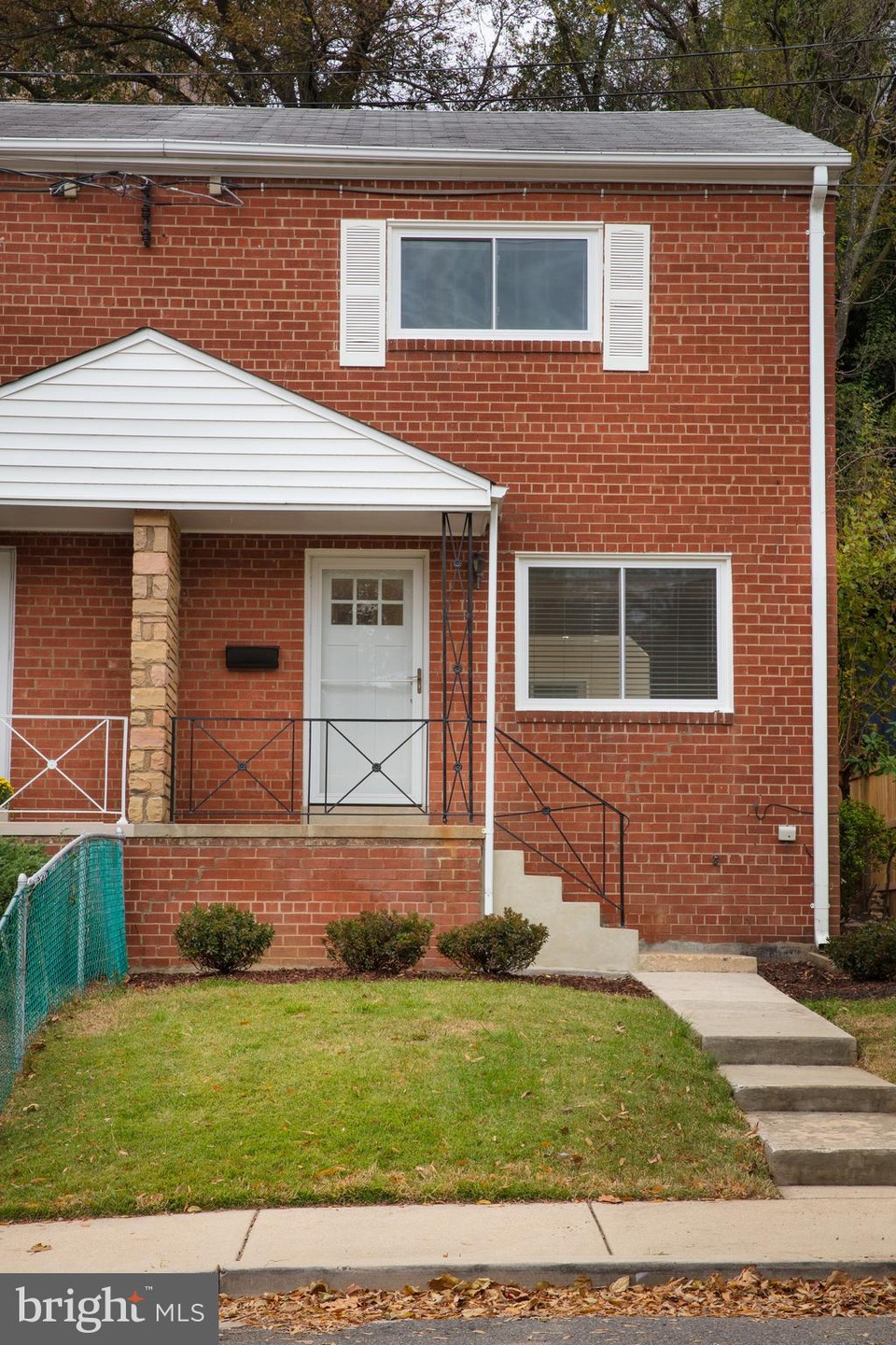 46 W Taylor Run Pkwy, Alexandria, VA 22314 - photo 1