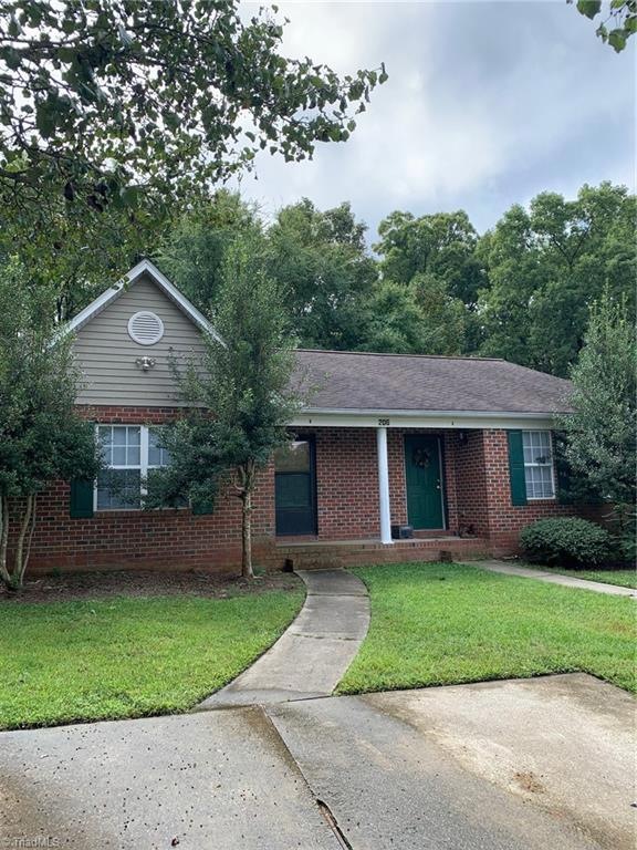 206 W Balfour Ave, Asheboro, NC 27203 - photo 1