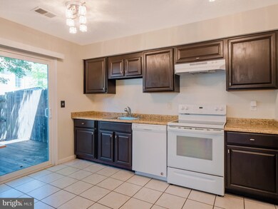 14003A Grumble Jones Ct, Centreville, VA 20121 - photo 3