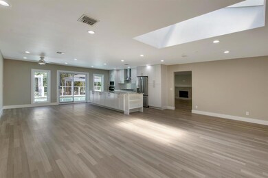 Open Concept Kitchen/Dining