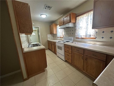 1203 Locust St, Pleasanton, KS 66075 - photo 6