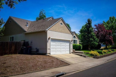 1402 N Modoc Ave, Medford, OR 97504 - photo 3