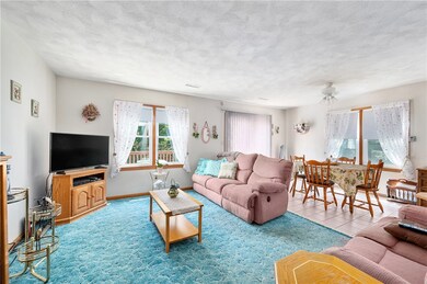 704 Brookhaven Ln unit 704, Woonsocket, RI 02895 - photo 5