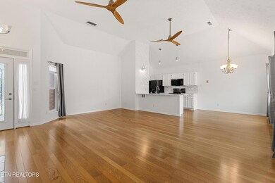 3015 Springtime Way unit 2, Knoxville, TN 37912 - photo 7